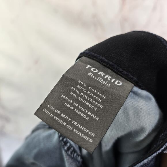 Torrid Jeans Women 14 S Short Sky High Kick Boot Dark Wash High Rise Denim - Picture 10 of 14